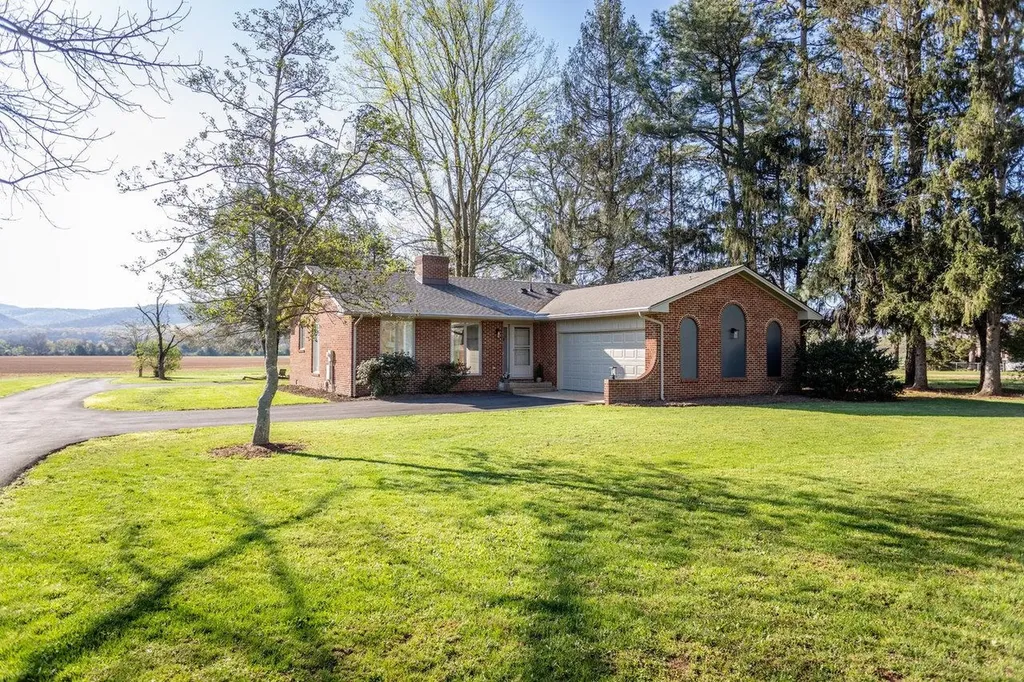 5127 Captain Yancey Road Elkton VA 22827