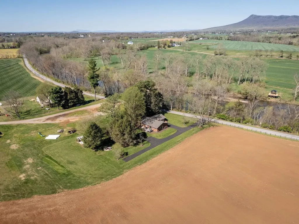 5127 Captain Yancey Road Elkton VA 22827