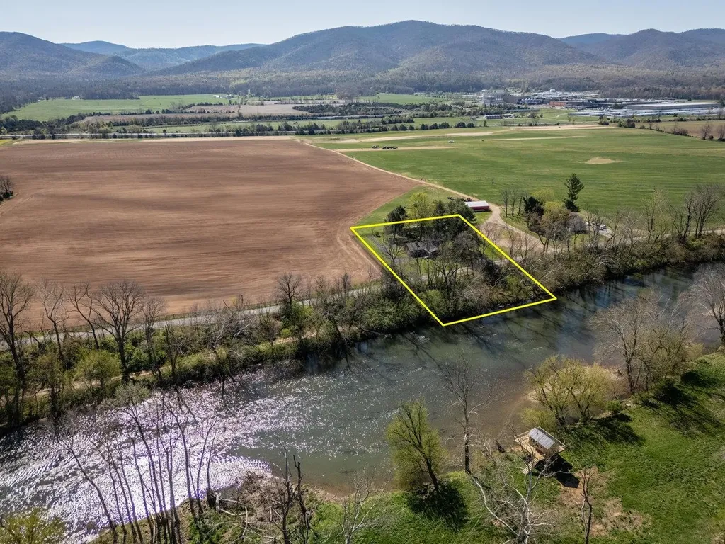 5127 Captain Yancey Road Elkton VA 22827