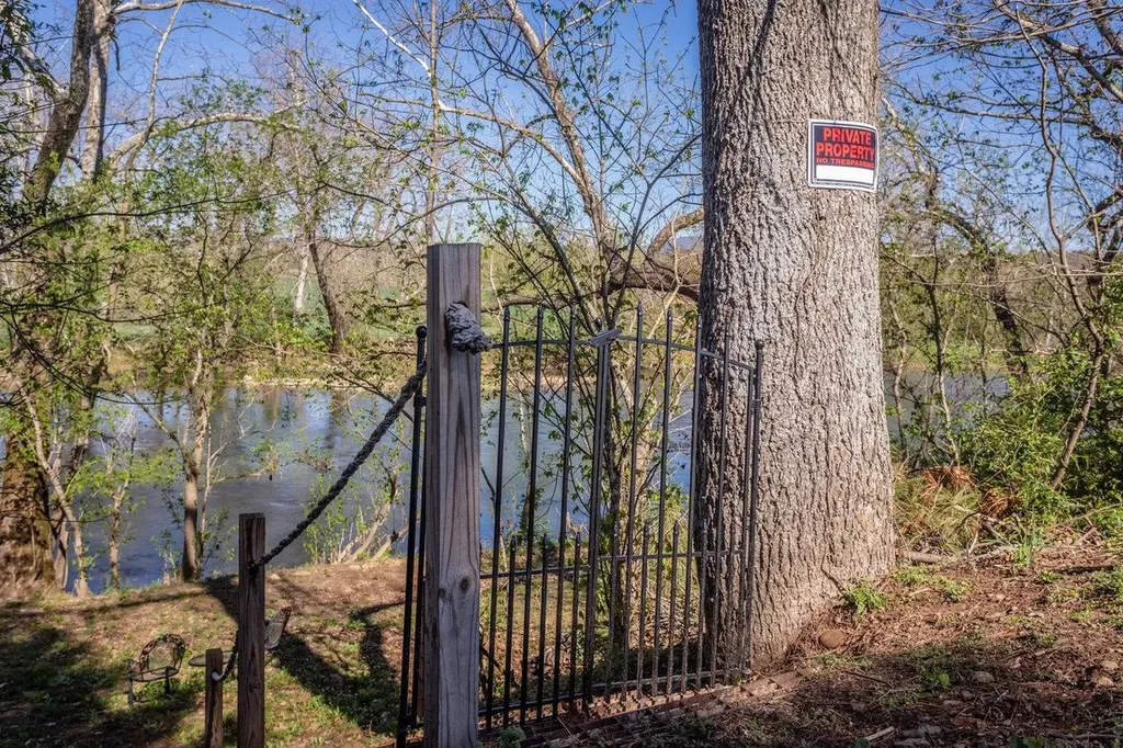 5127 Captain Yancey Road Elkton VA 22827