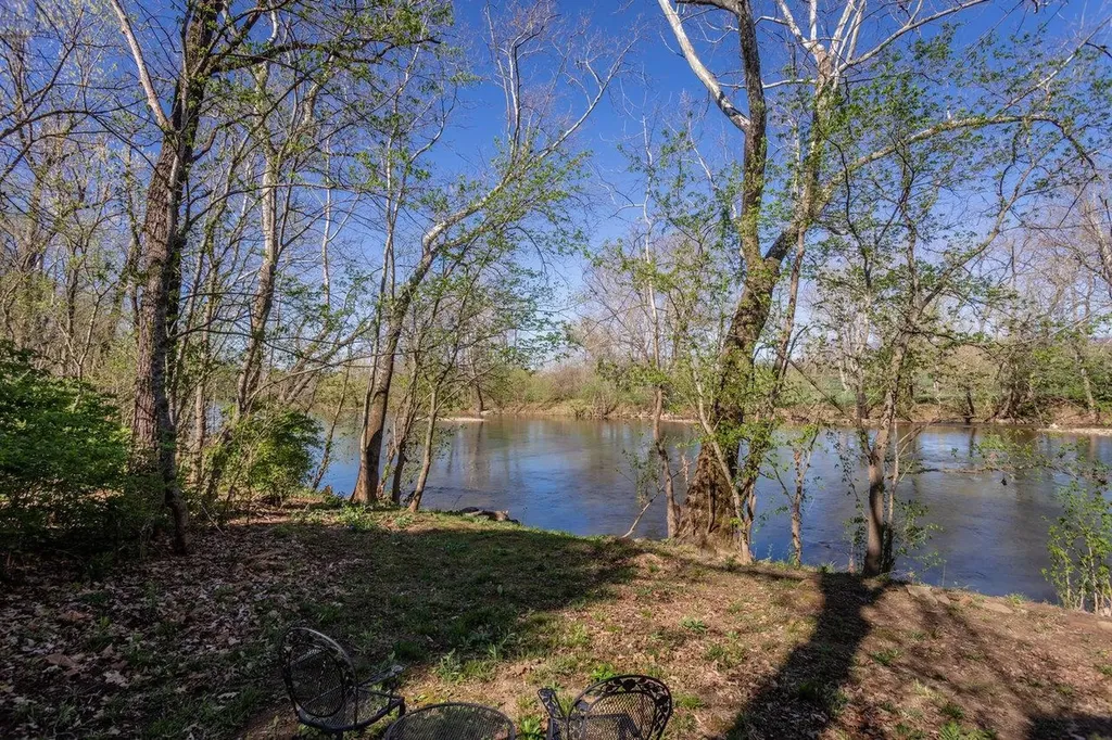 5127 Captain Yancey Road Elkton VA 22827