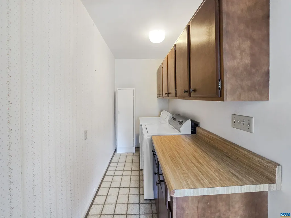 1129 Vegas Court Charlottesville VA 22901