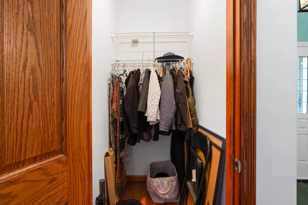 27 Black Walnut Lane Nellysford VA 22958