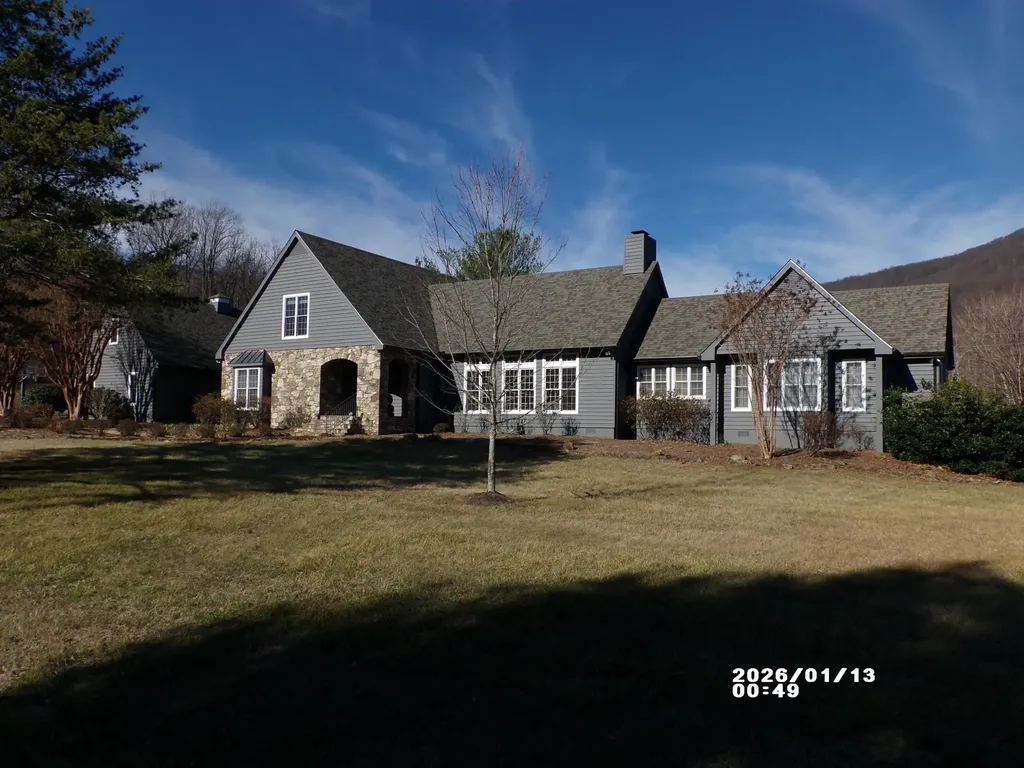 27 Black Walnut Lane Nellysford VA 22958