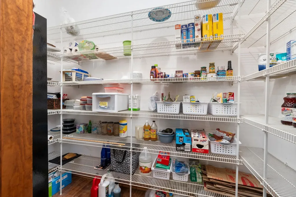 27 Black Walnut Lane Nellysford VA 22958