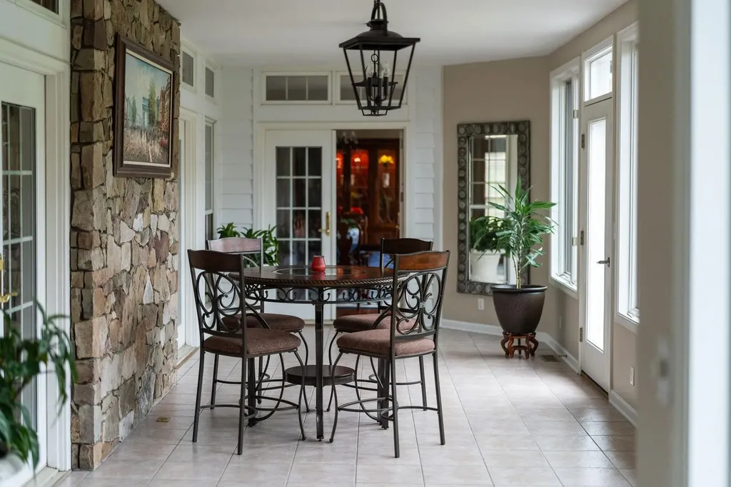 27 Black Walnut Lane Nellysford VA 22958