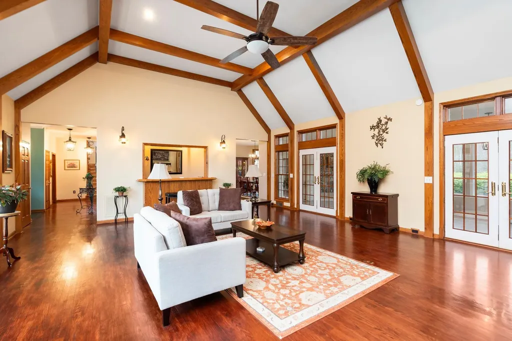 27 Black Walnut Lane Nellysford VA 22958