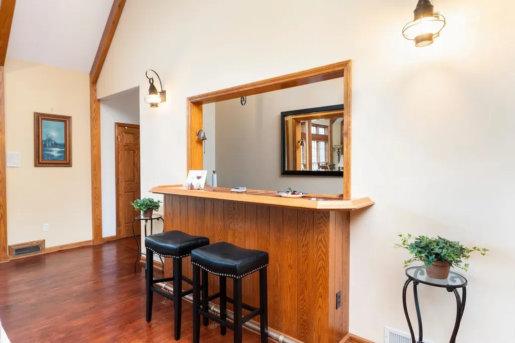 27 Black Walnut Lane Nellysford VA 22958