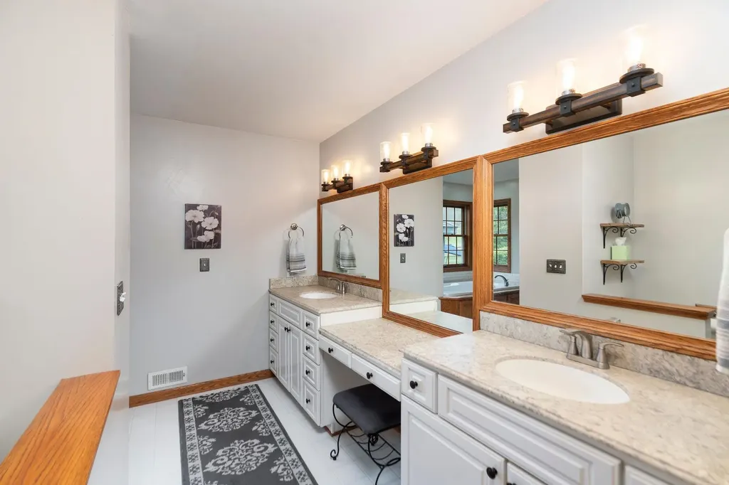 27 Black Walnut Lane Nellysford VA 22958