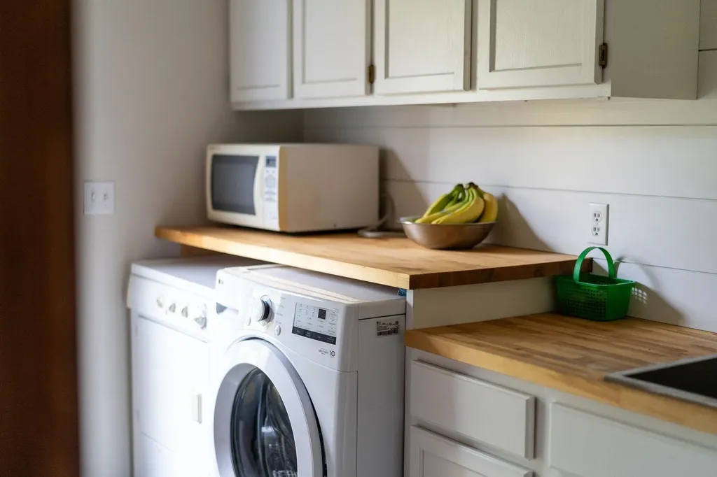 27 Black Walnut Lane Nellysford VA 22958