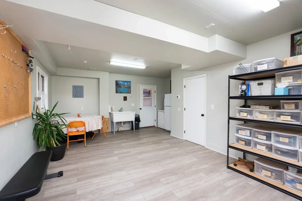 27 Black Walnut Lane Nellysford VA 22958