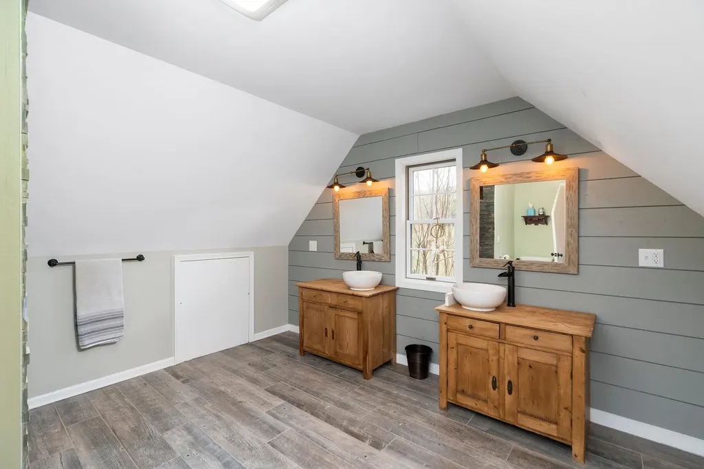 27 Black Walnut Lane Nellysford VA 22958