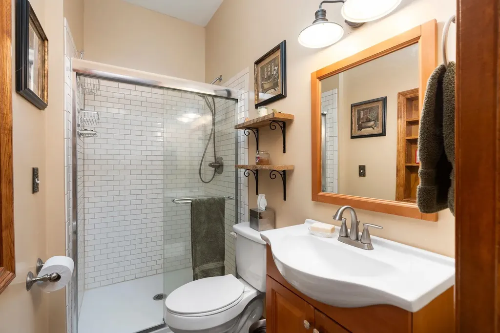 27 Black Walnut Lane Nellysford VA 22958