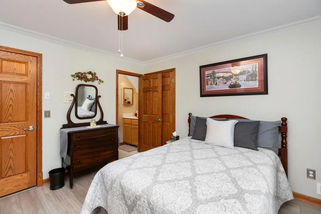 27 Black Walnut Lane Nellysford VA 22958