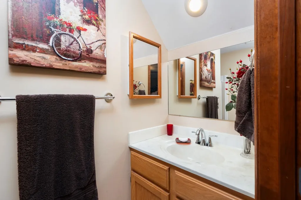 27 Black Walnut Lane Nellysford VA 22958