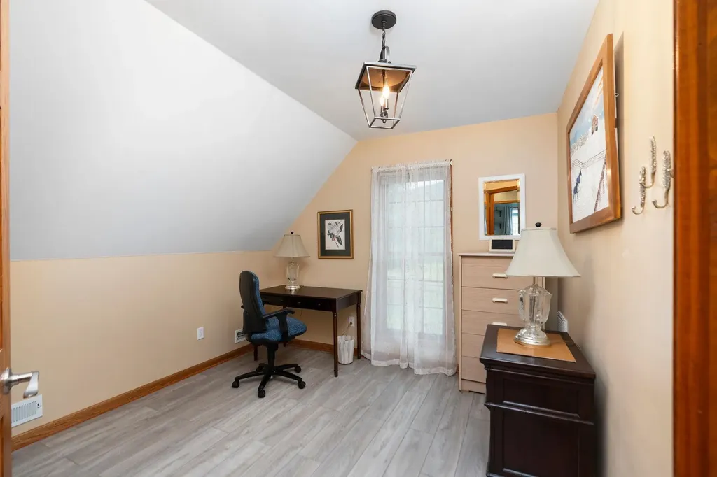 27 Black Walnut Lane Nellysford VA 22958