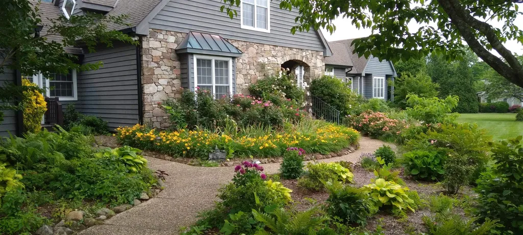 27 Black Walnut Lane Nellysford VA 22958