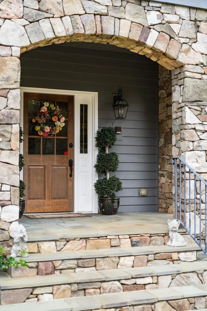 27 Black Walnut Lane Nellysford VA 22958