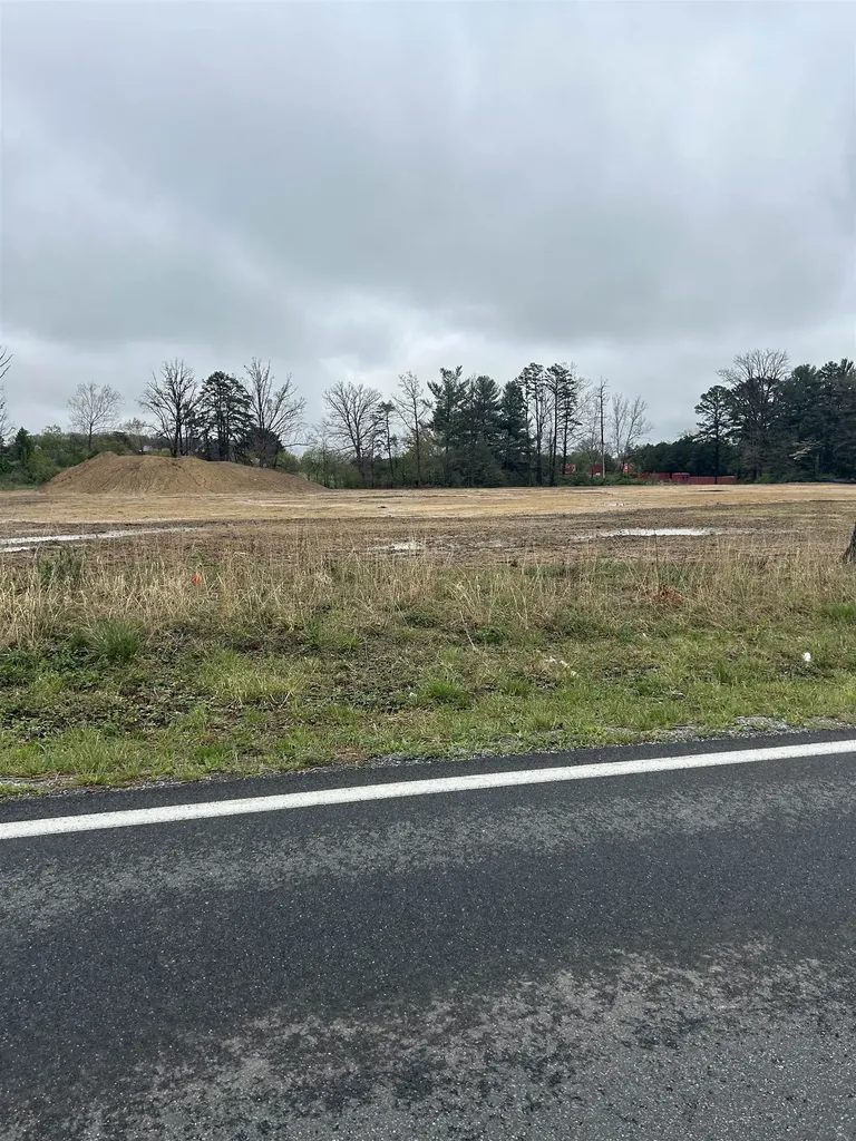 Johnson Drive Stuarts Draft VA 24477