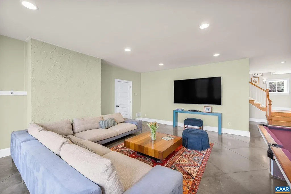 105 Chestnut Ridge Road Charlottesville VA 22911