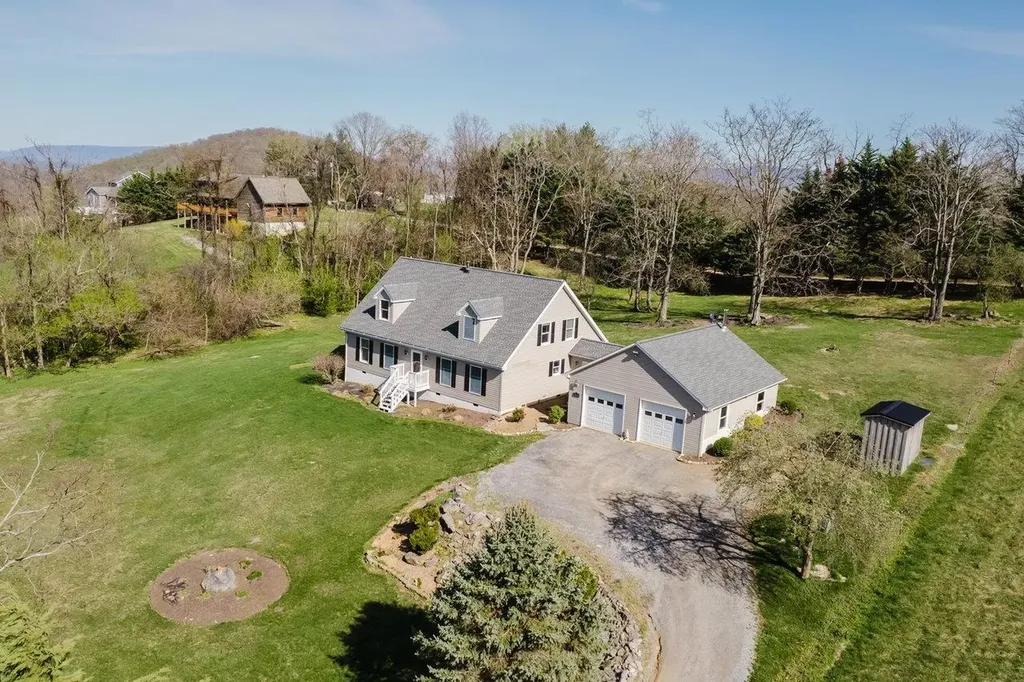 7624 Candlestick Lane Singers Glen VA 22850