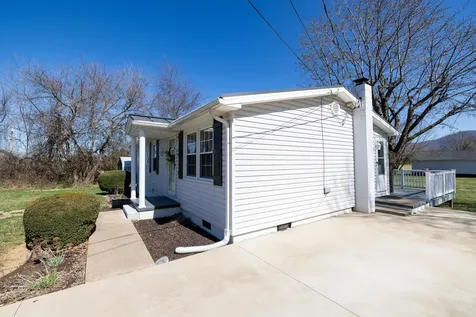 184 Roundhead Drive Stanley VA 22851