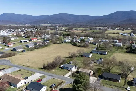 184 Roundhead Drive Stanley VA 22851
