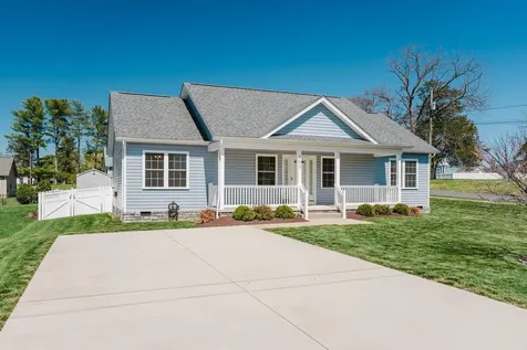 600 9th Street Grottoes VA 24441