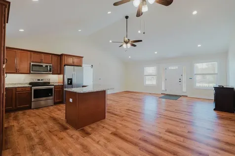600 9th Street Grottoes VA 24441