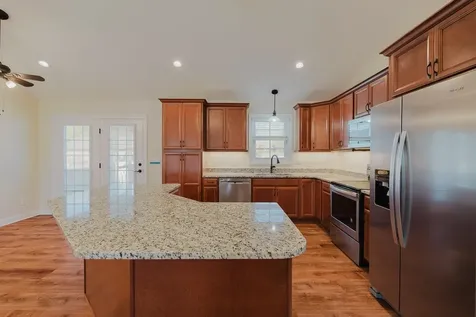 600 9th Street Grottoes VA 24441