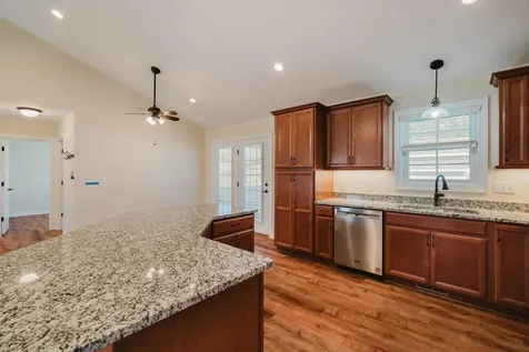 600 9th Street Grottoes VA 24441
