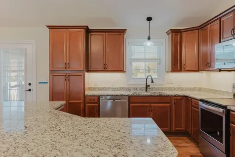 600 9th Street Grottoes VA 24441