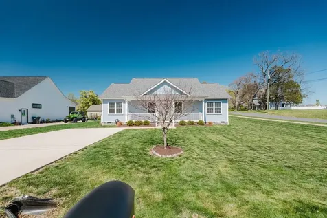 600 9th Street Grottoes VA 24441