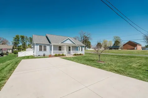 600 9th Street Grottoes VA 24441