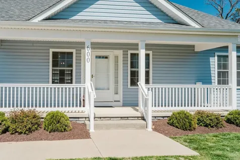 600 9th Street Grottoes VA 24441