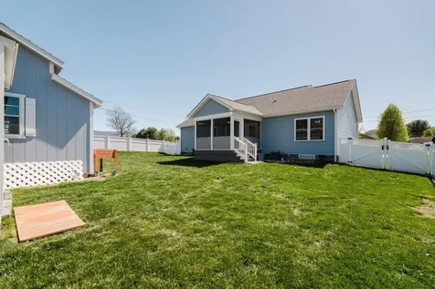 600 9th Street Grottoes VA 24441