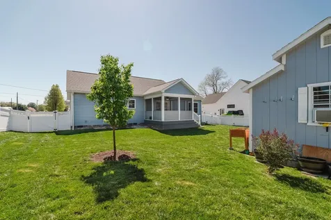 600 9th Street Grottoes VA 24441