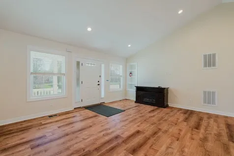 600 9th Street Grottoes VA 24441
