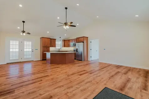 600 9th Street Grottoes VA 24441