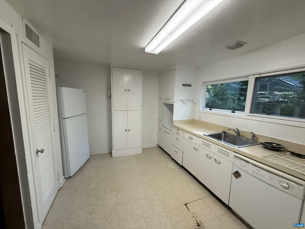 536 Valley Road Charlottesville VA 22903