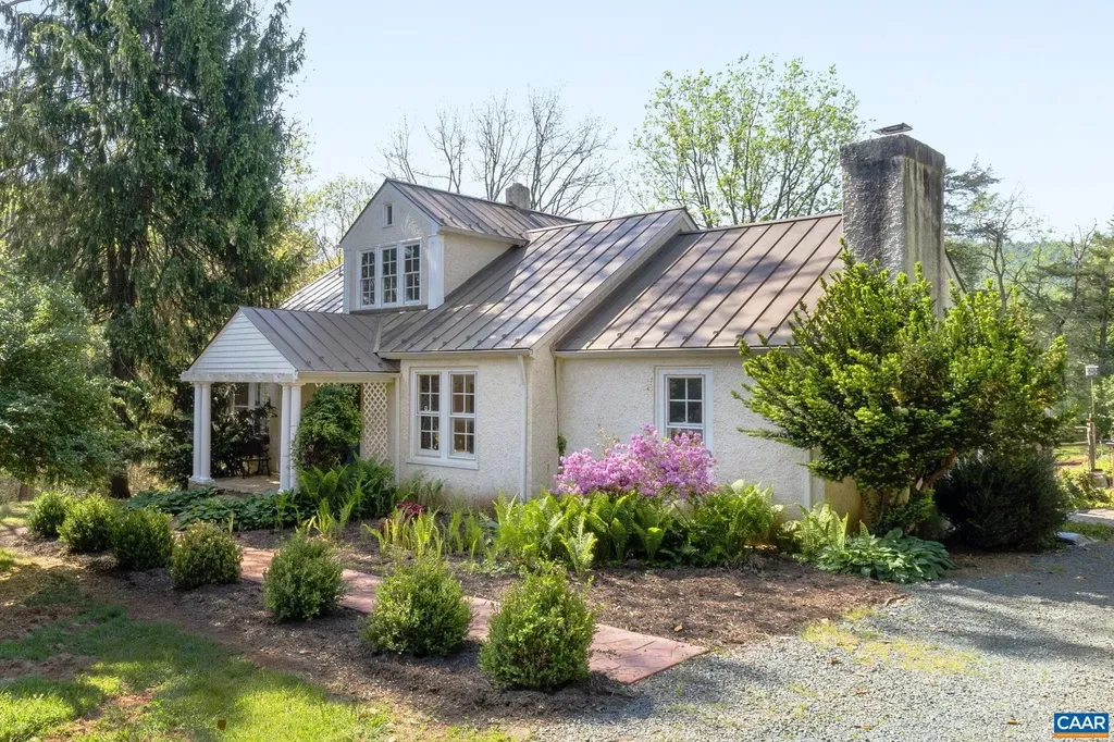 525 Debenham Court Charlottesville VA 22902