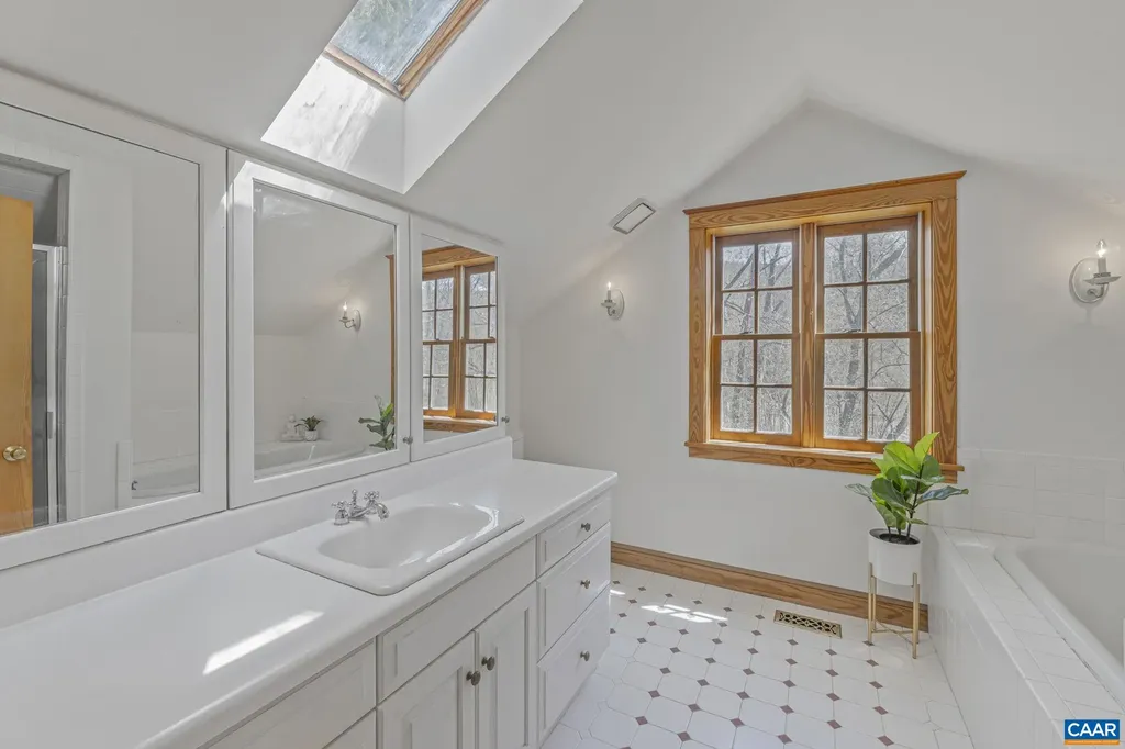 525 Debenham Court Charlottesville VA 22902