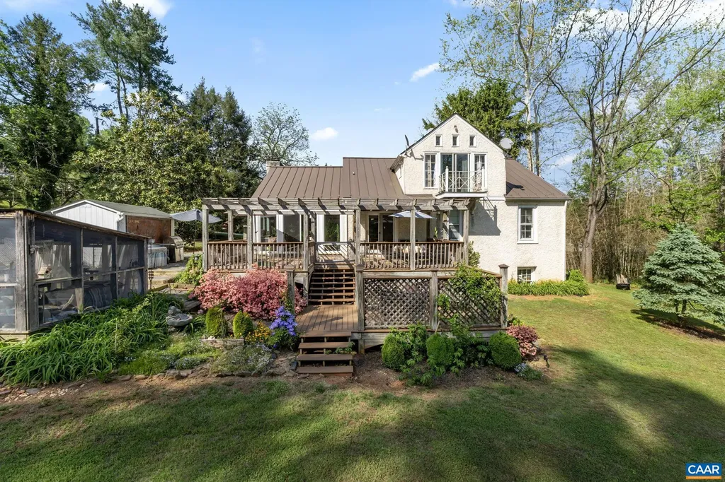 525 Debenham Court Charlottesville VA 22902