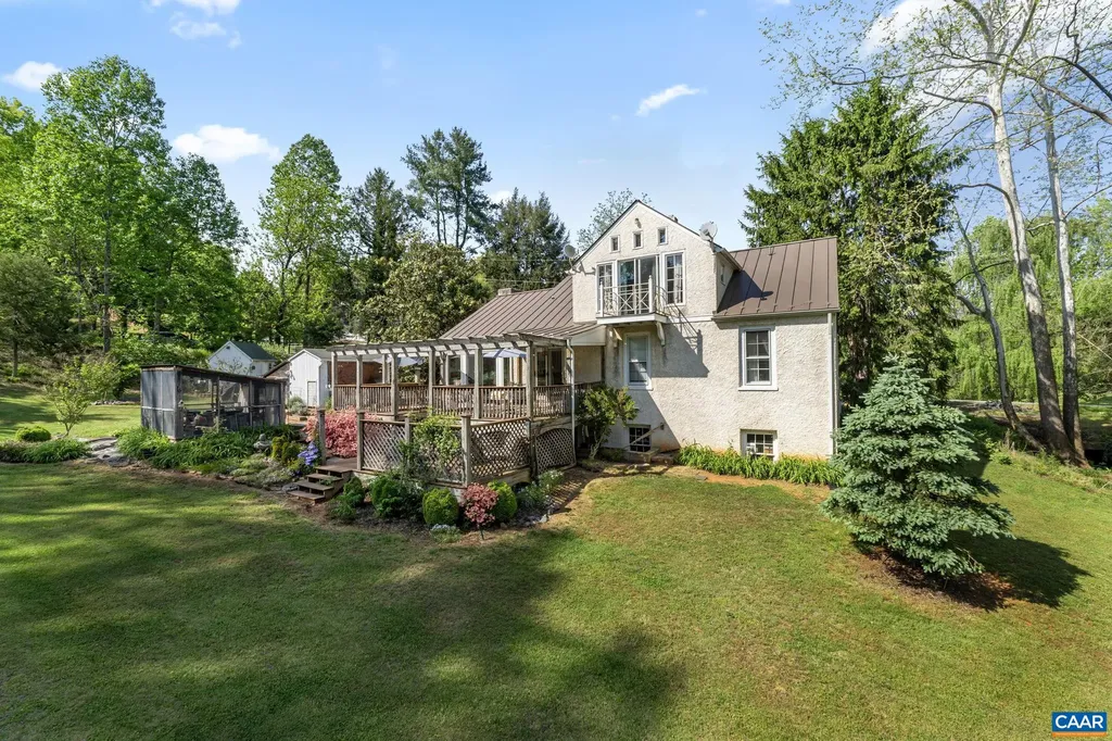 525 Debenham Court Charlottesville VA 22902