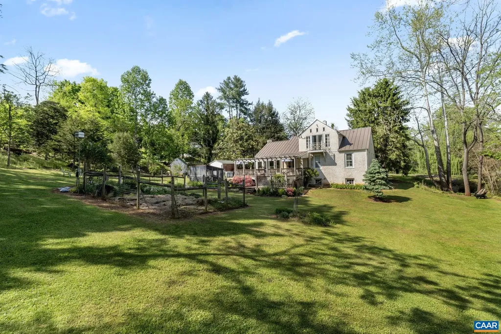 525 Debenham Court Charlottesville VA 22902