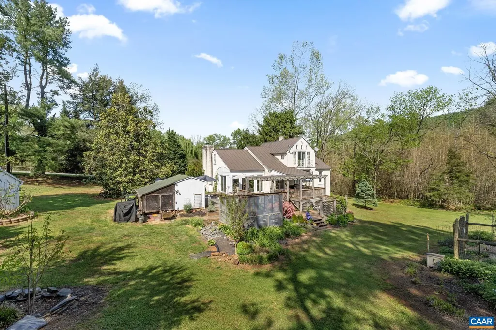 525 Debenham Court Charlottesville VA 22902