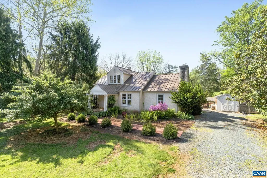 525 Debenham Court Charlottesville VA 22902