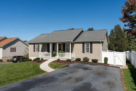 128 Lofton Drive Weyers Cave VA 24486