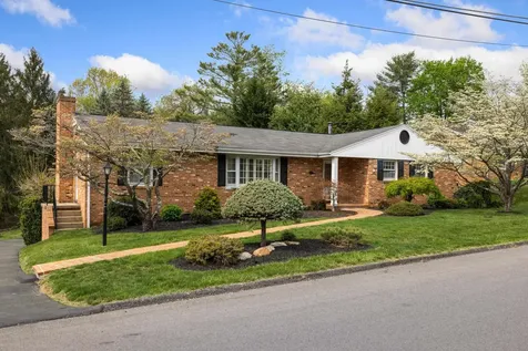 407 Cardinal Street Staunton VA 24401