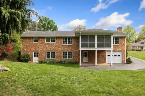 407 Cardinal Street Staunton VA 24401